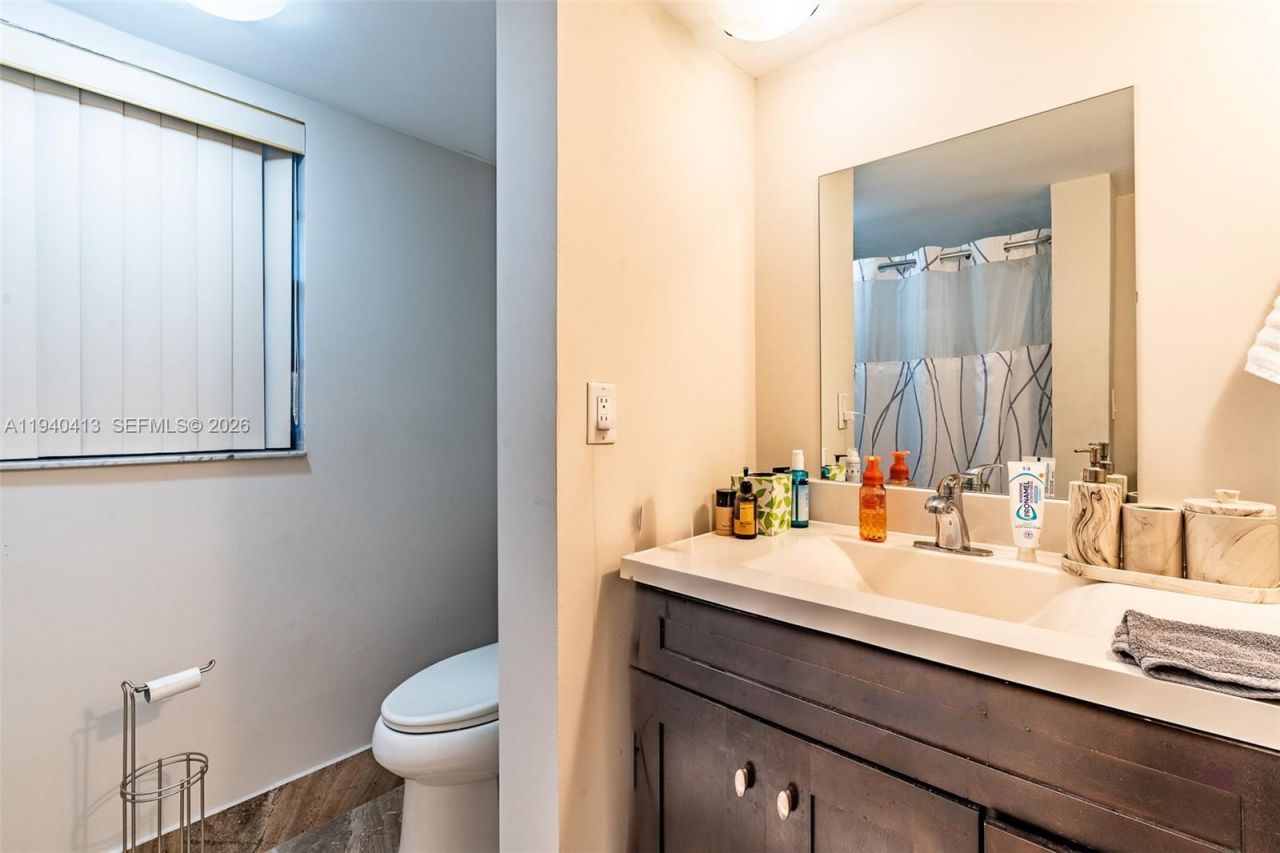 3400 Blue Lake Dr, Unit 505, Pompano Beach, FL 33064 Photo