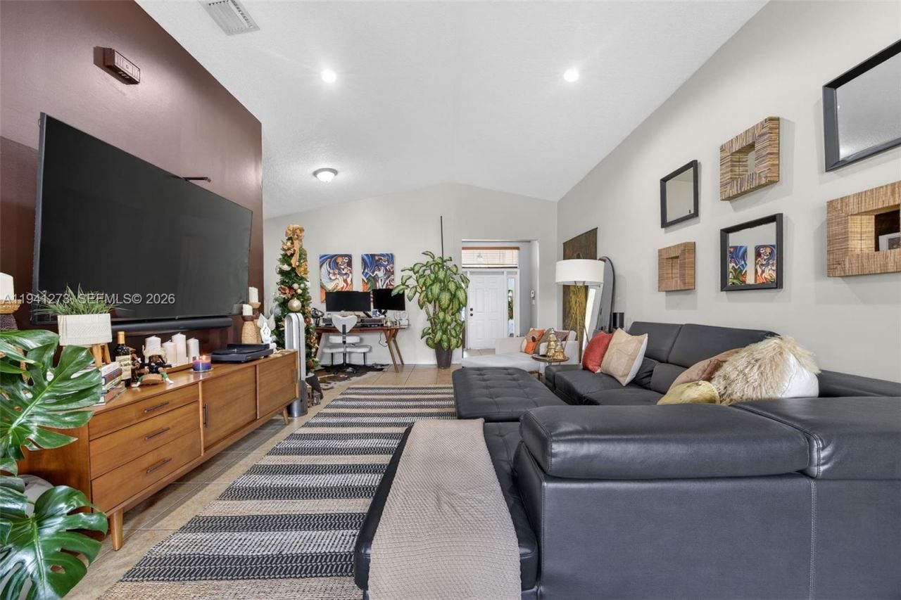 1520 NE 36th Ave, Homestead, FL 33033 Photo