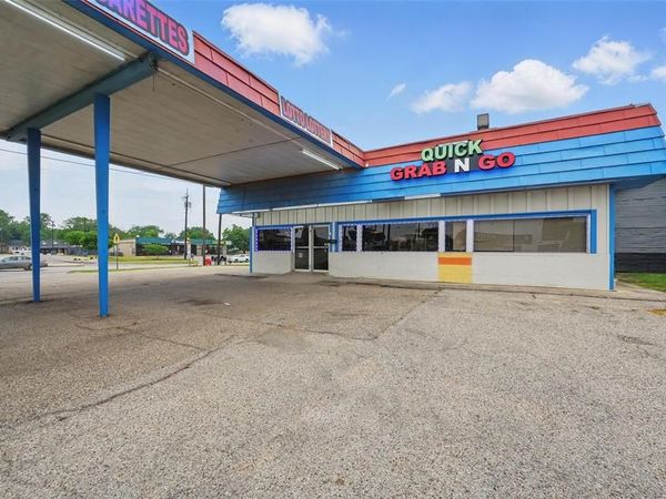 100 S Kaufman Street, Ennis, TX 75119