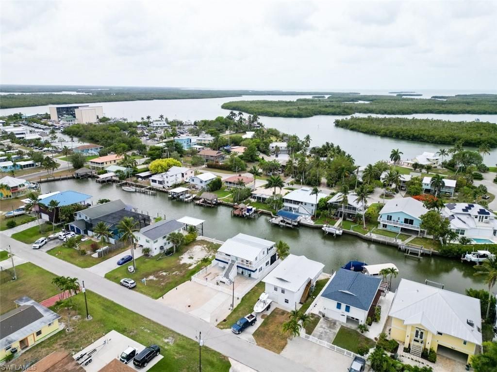 576 Coconut Ave , Goodland, FL 34140 Photo