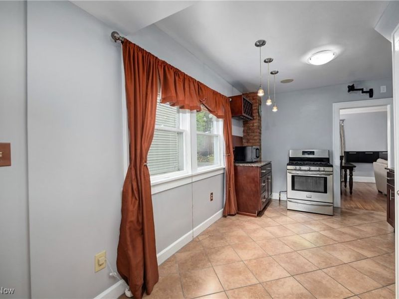 1948 Staunton Road, Cleveland, OH 44118 Photo 22