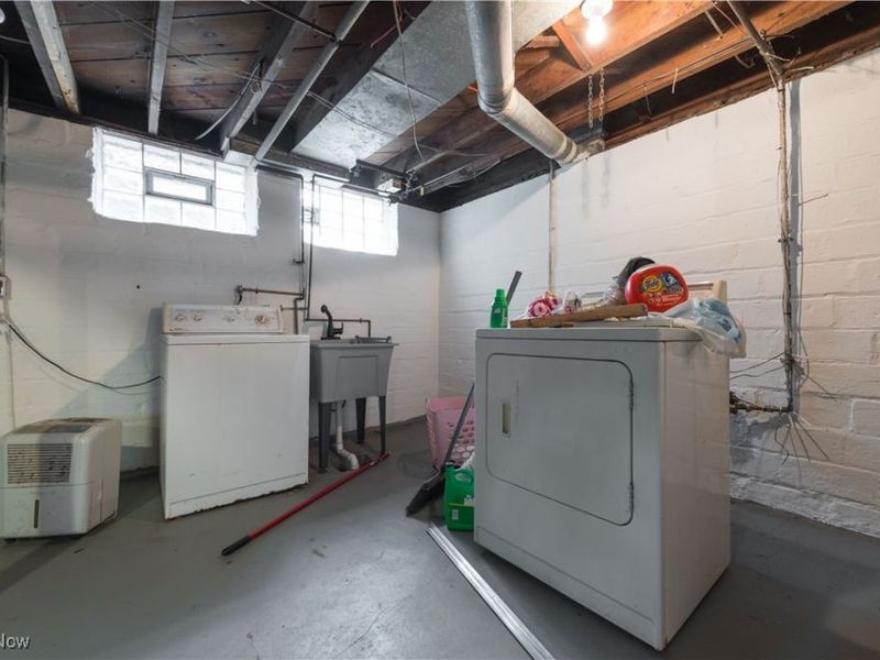 1948 Staunton Road, Cleveland, OH 44118 Photo 34