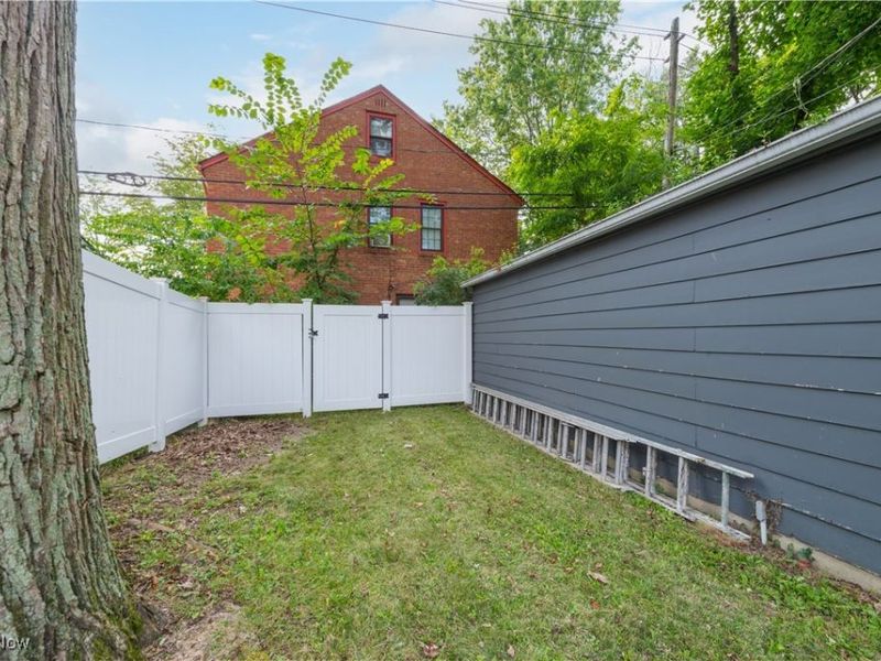 1948 Staunton Road, Cleveland, OH 44118 Photo 43