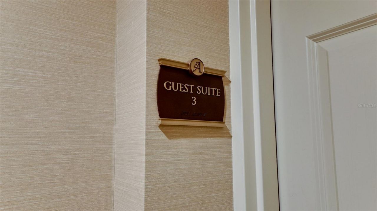 800 N Tamiami Trail, Unit 1502, Sarasota, FL 34236 Photo