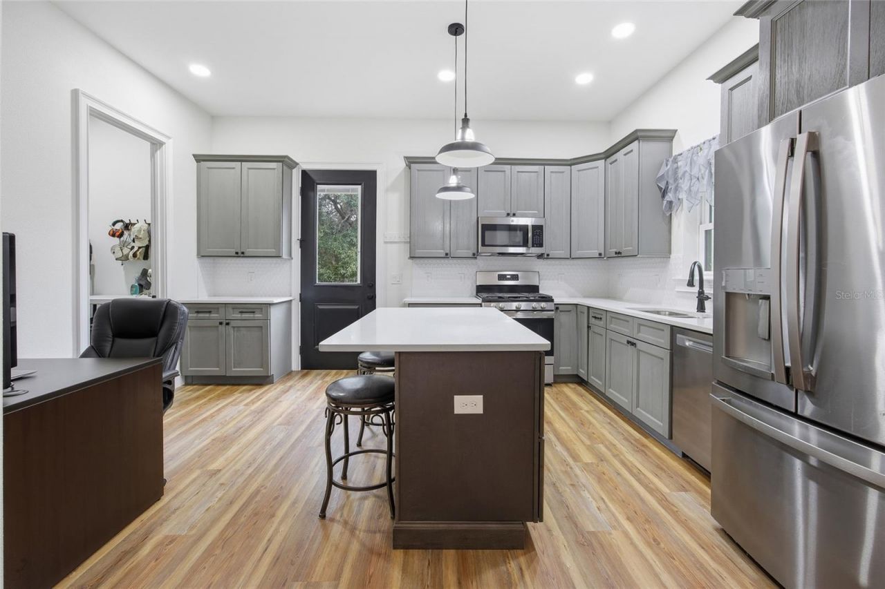 12052 SE 101st Court Road, Belleview, FL 34420 Photo