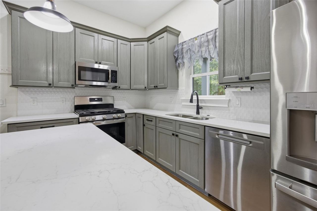 12052 SE 101st Court Road, Belleview, FL 34420 Photo