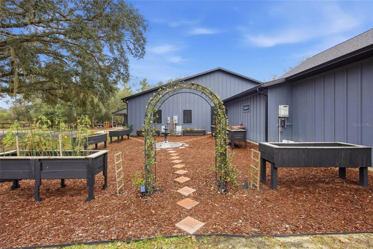 12052 SE 101st Court Road, Belleview, FL 34420 Photo