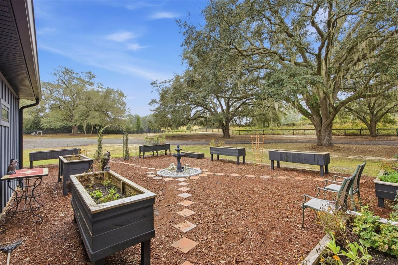12052 SE 101st Court Road, Belleview, FL 34420 Photo