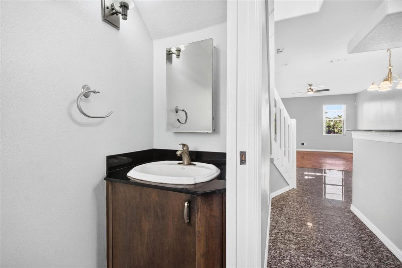 6400 46th Avenue N, Unit 16, Kenneth City, FL 33709 Photo