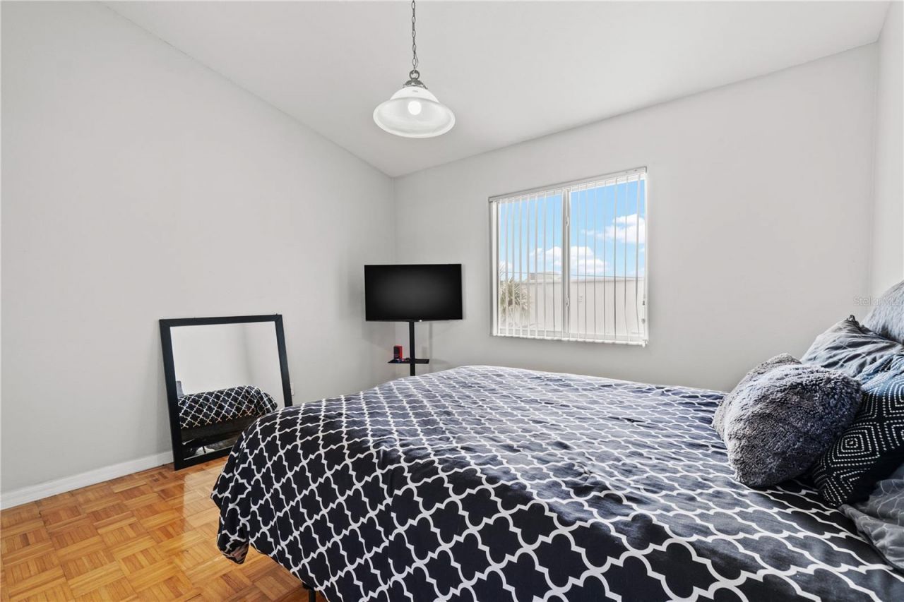 6400 46th Avenue N, Unit 16, Kenneth City, FL 33709 Photo