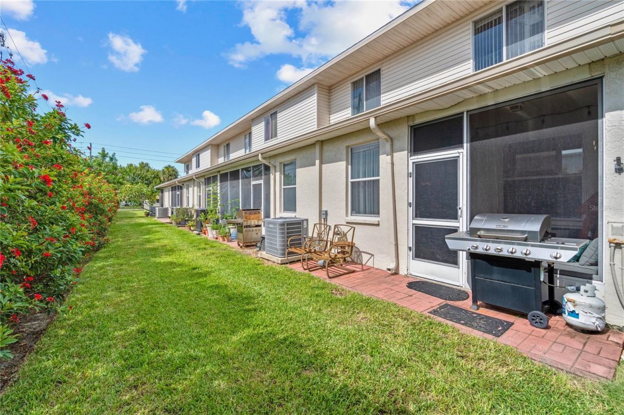 6400 46th Avenue N, Unit 16, Kenneth City, FL 33709 Photo