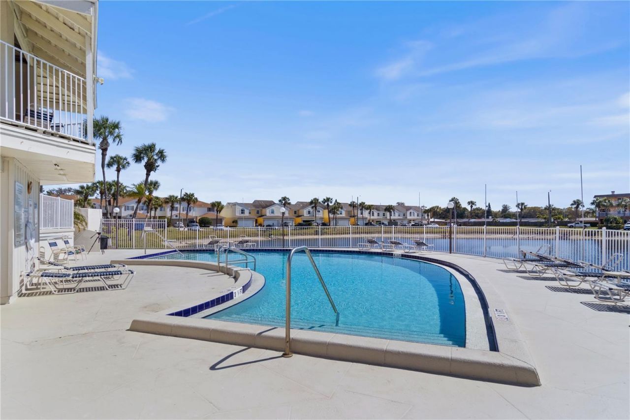 6400 46th Avenue N, Unit 16, Kenneth City, FL 33709 Photo