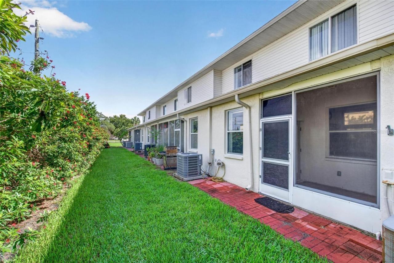 6400 46th Avenue N, Unit 16, Kenneth City, FL 33709 Photo