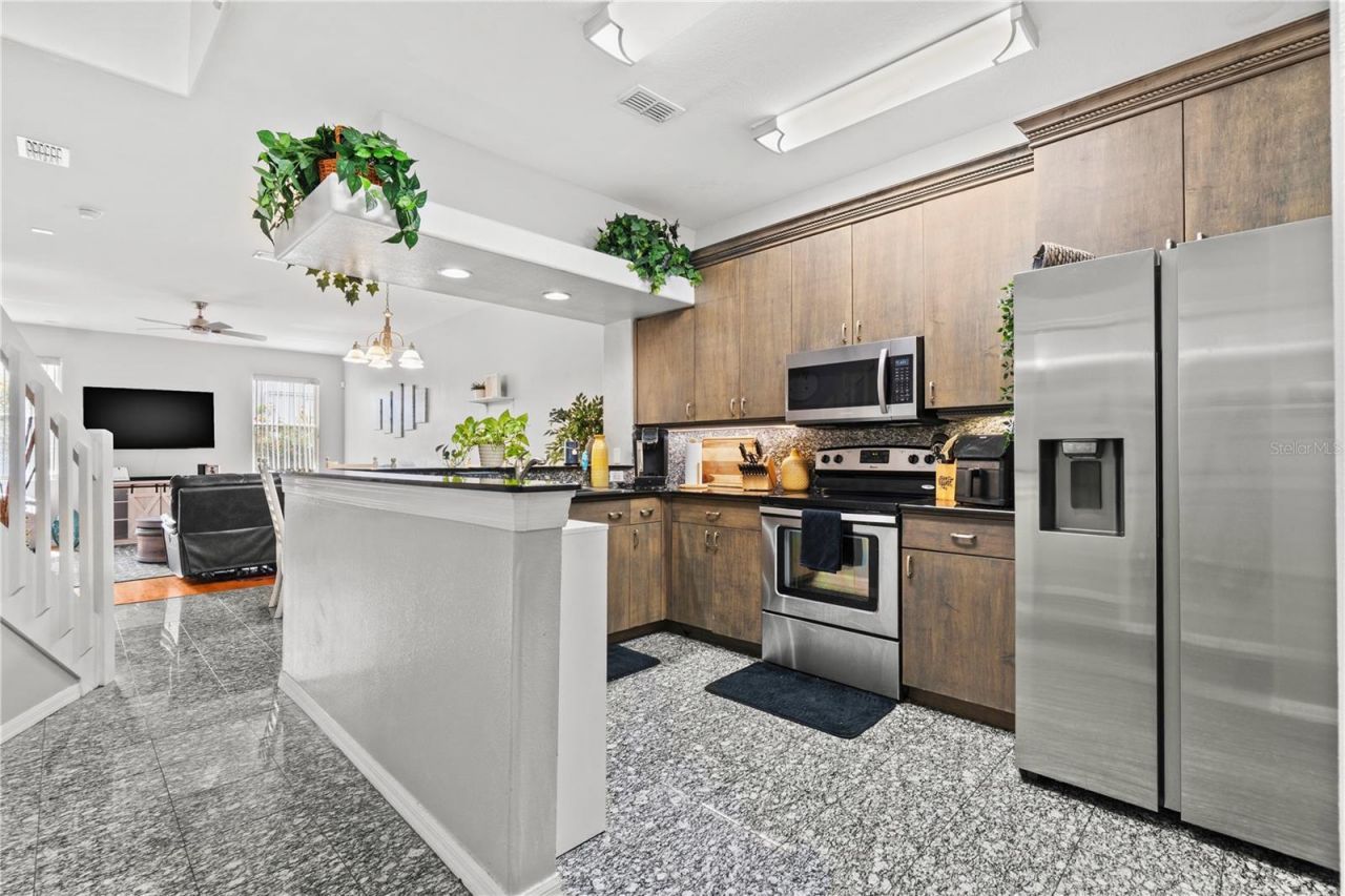 6400 46th Avenue N, Unit 16, Kenneth City, FL 33709 Photo