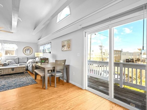 574 Main St, Barnstable, MA 02601