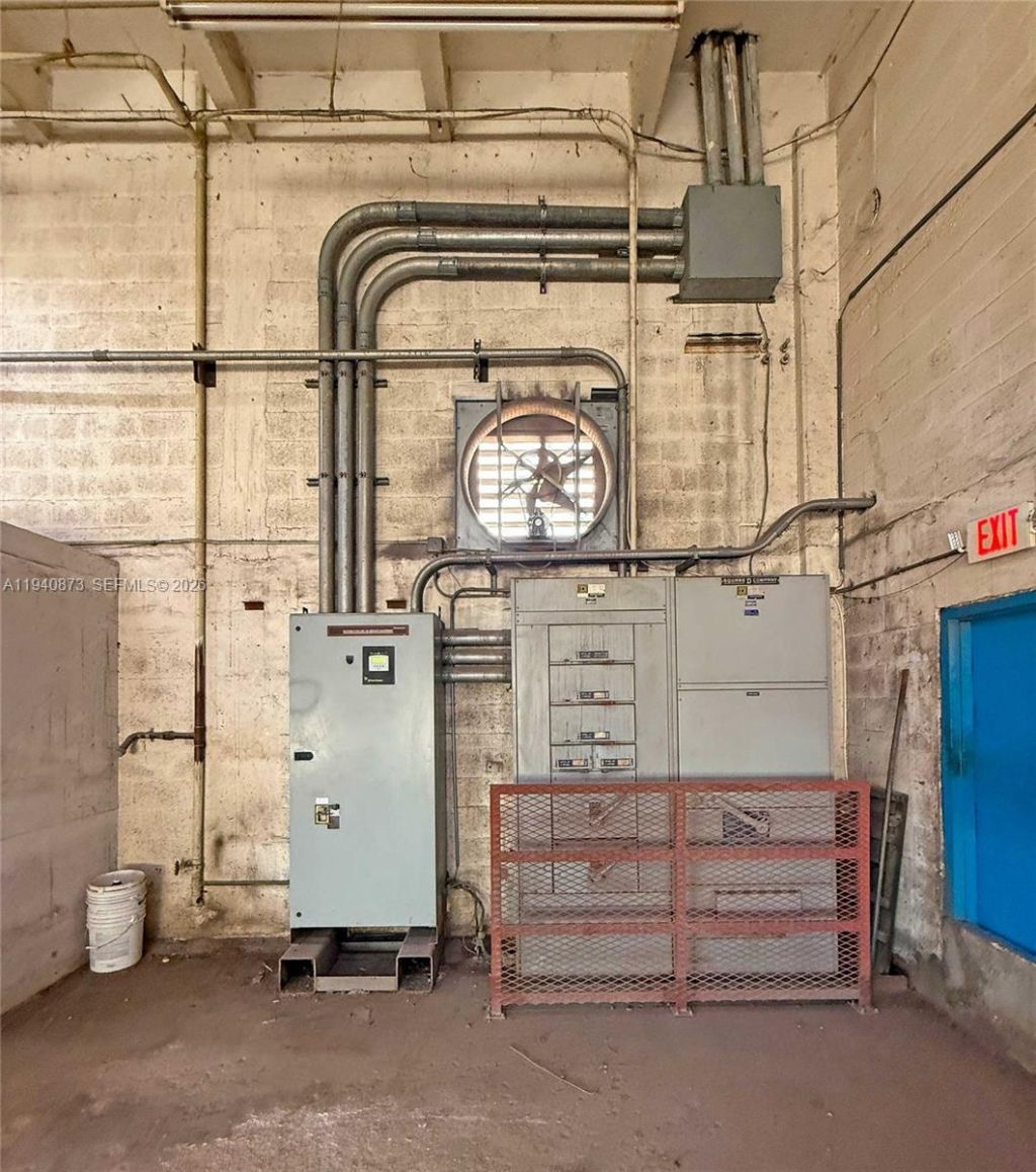 9165 NW 96th St , Medley, FL 33178 Photo