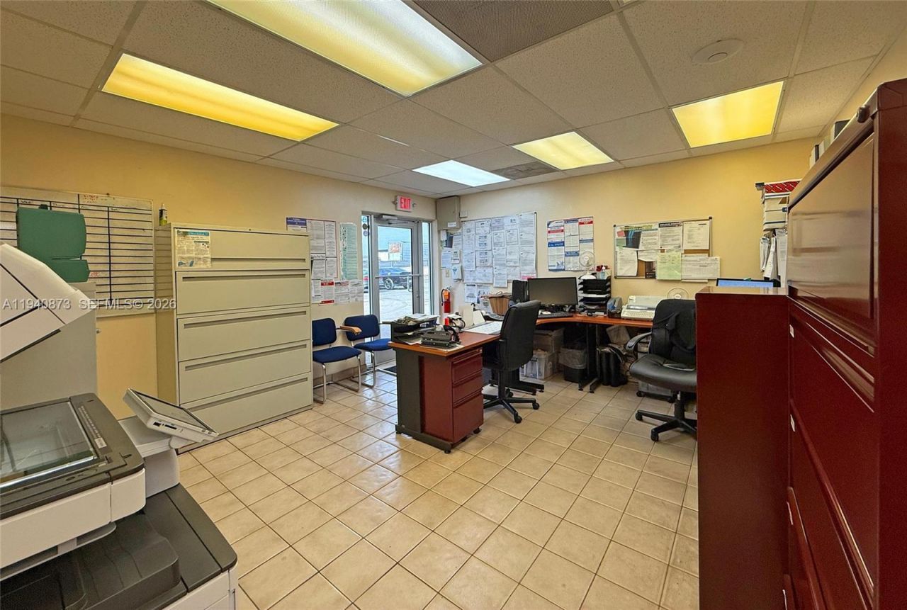 9165 NW 96th St , Medley, FL 33178 Photo