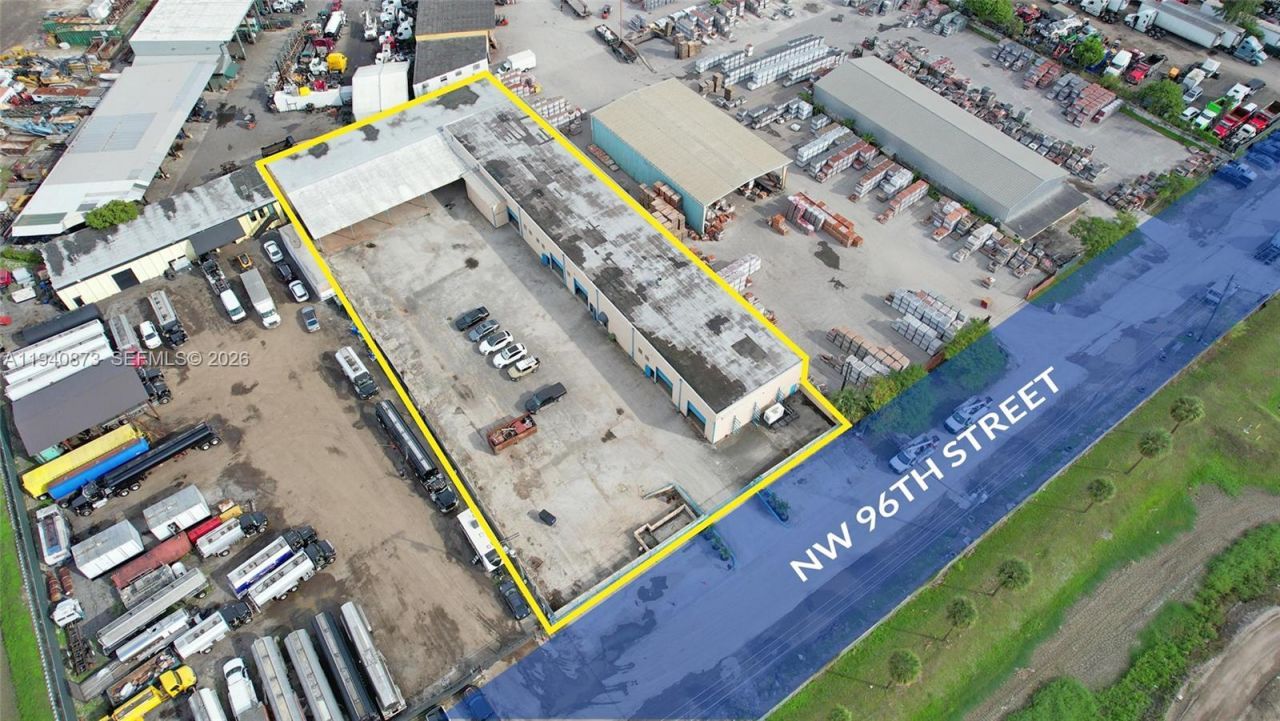 9165 NW 96th St , Medley, FL 33178 Photo