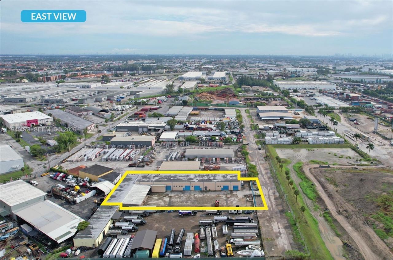 9165 NW 96th St , Medley, FL 33178 Photo