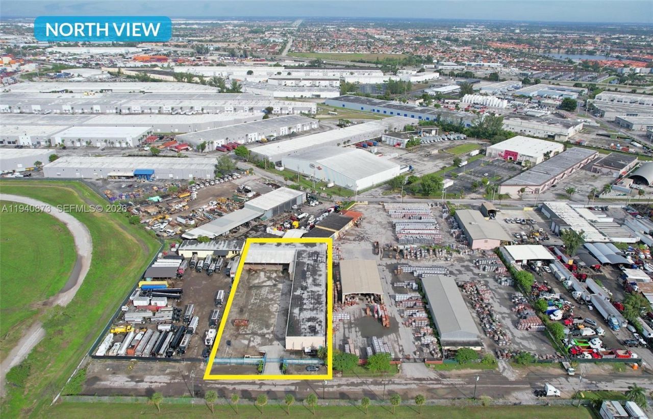 9165 NW 96th St , Medley, FL 33178 Photo