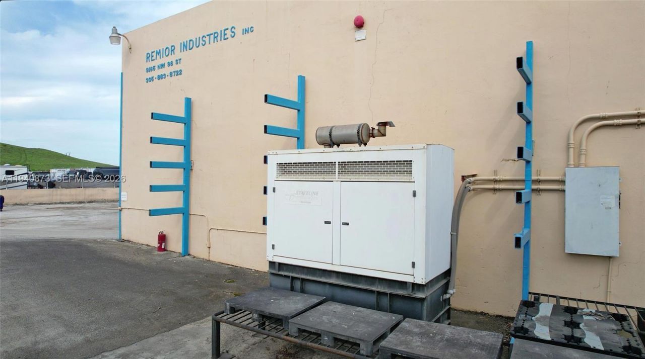 9165 NW 96th St , Medley, FL 33178 Photo