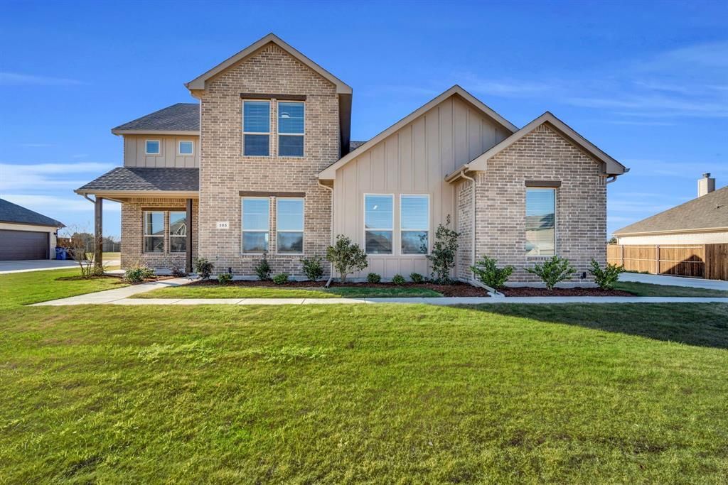 303 Crystal Lake Lane, Red Oak, TX 75154 Main Photo