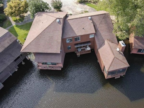 8 Northlake Circle, Peachtree City, GA 30269