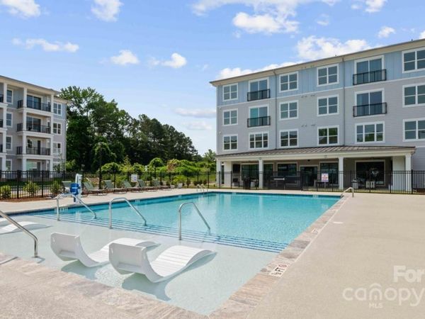 5120 77 Center Drive, Unit 2A, Charlotte, NC 28217