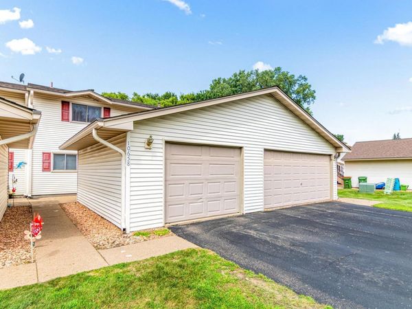 10658 Hummingbird Street NW, Coon Rapids, MN 55433