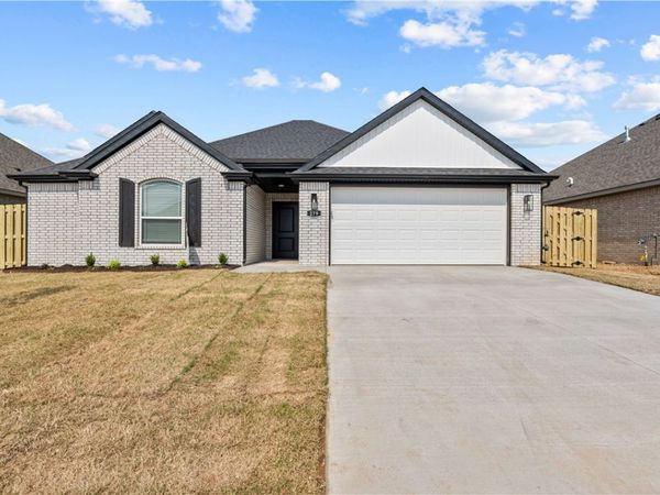 511 Goldfish Street, Lowell, AR 72745