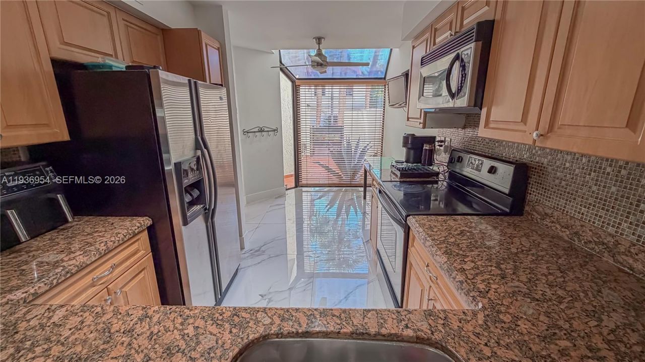 3525 Magellan Cir, Aventura, FL 33180 Photo