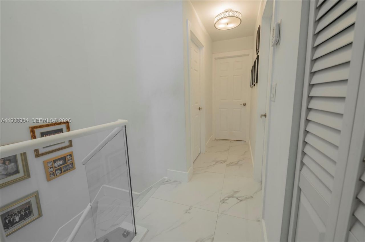 3525 Magellan Cir, Aventura, FL 33180 Photo