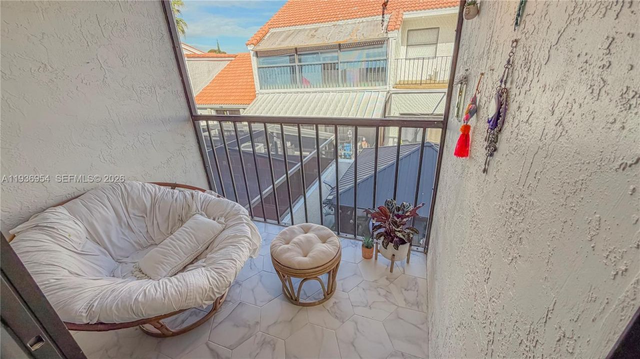 3525 Magellan Cir, Aventura, FL 33180 Photo