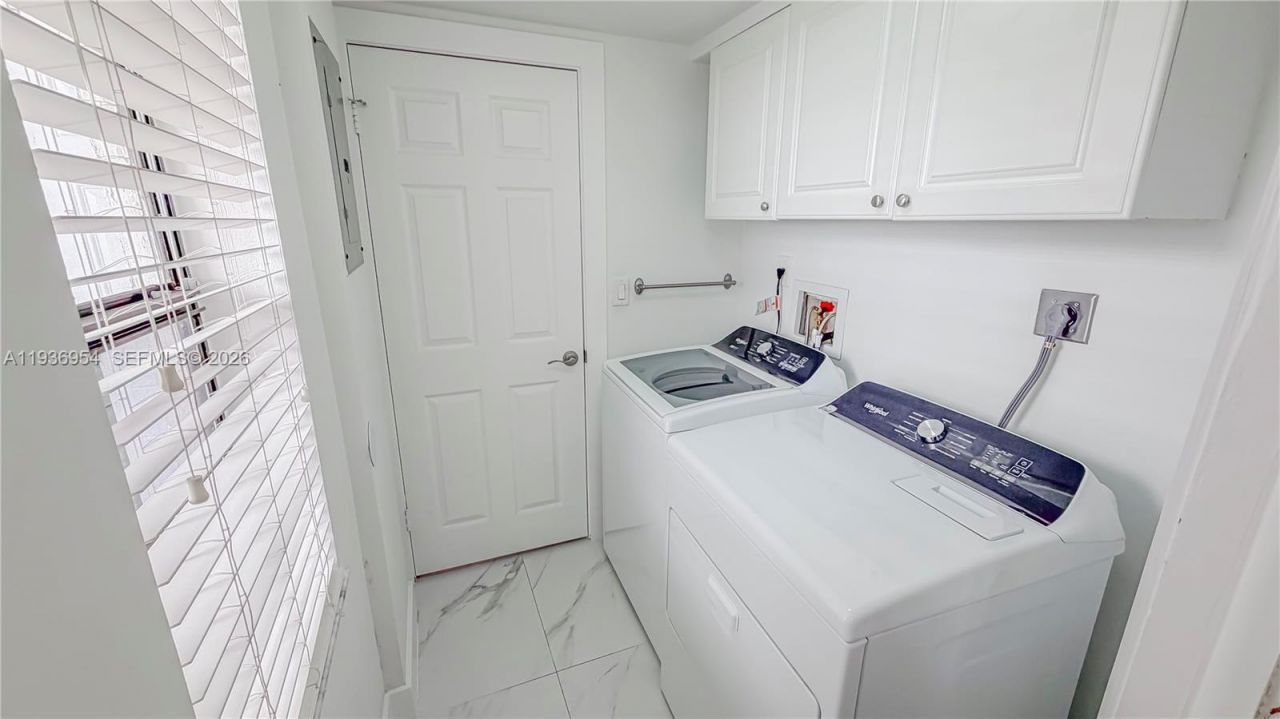 3525 Magellan Cir, Aventura, FL 33180 Photo