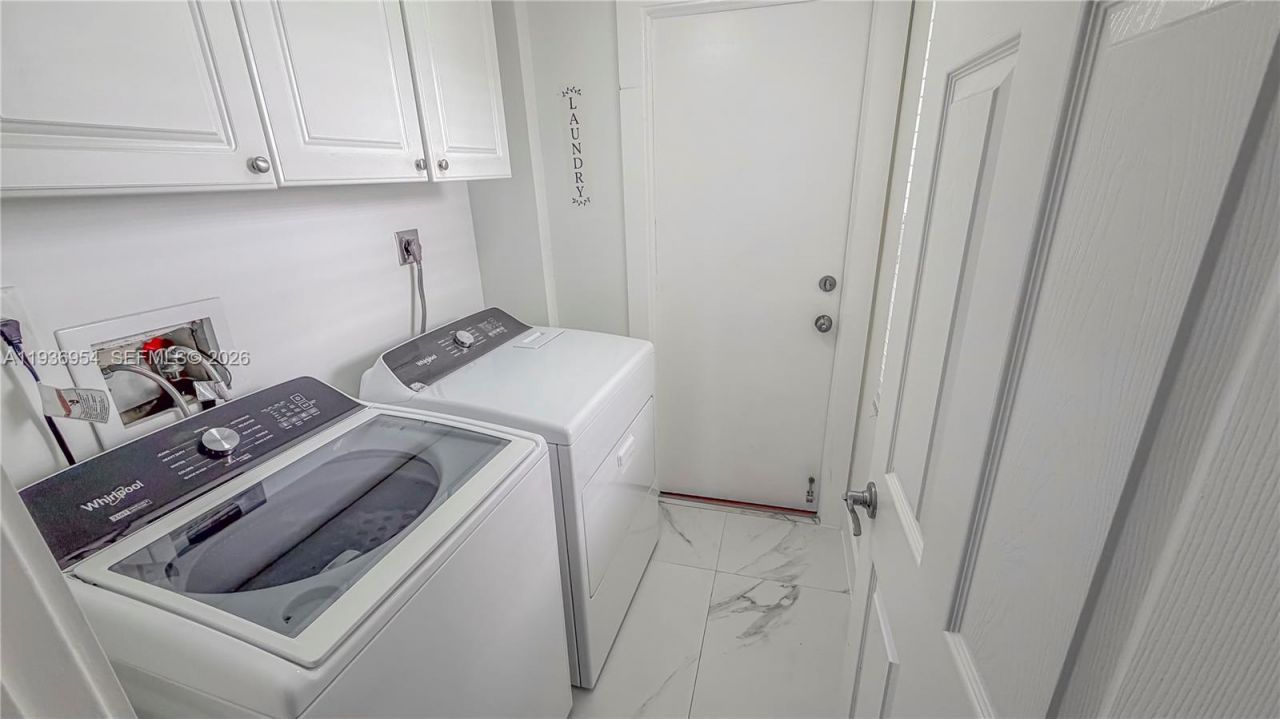 3525 Magellan Cir, Aventura, FL 33180 Photo