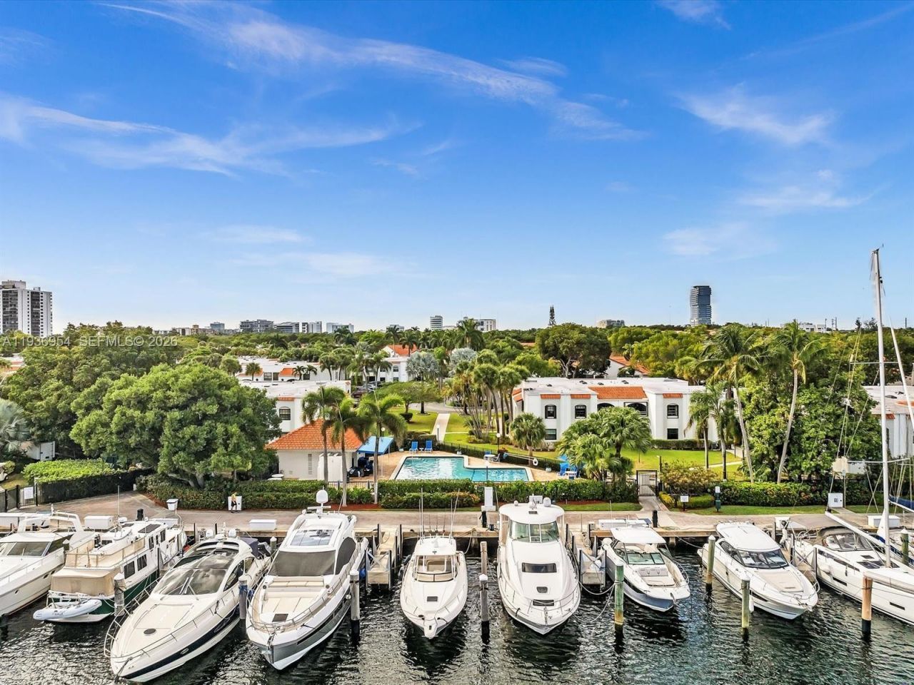 3525 Magellan Cir, Aventura, FL 33180 Photo