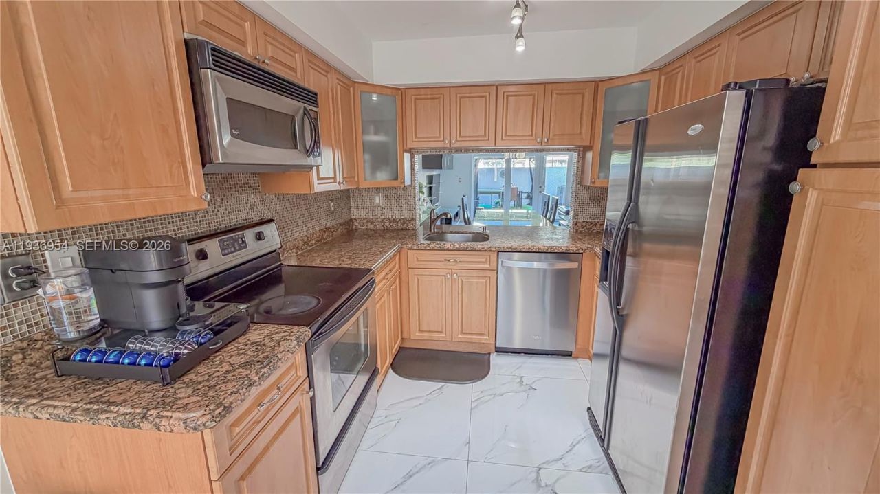 3525 Magellan Cir, Aventura, FL 33180 Photo