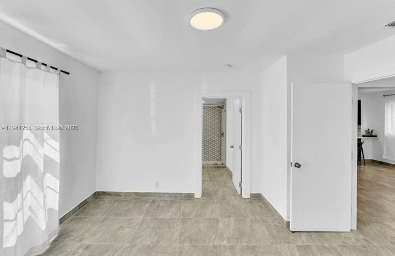 211 SE 9th St, Hallandale Beach, FL 33009 Photo