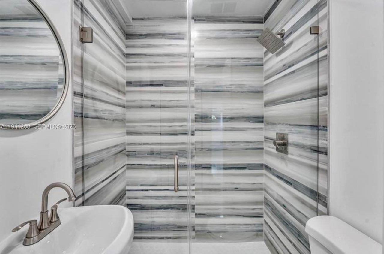 211 SE 9th St, Hallandale Beach, FL 33009 Photo