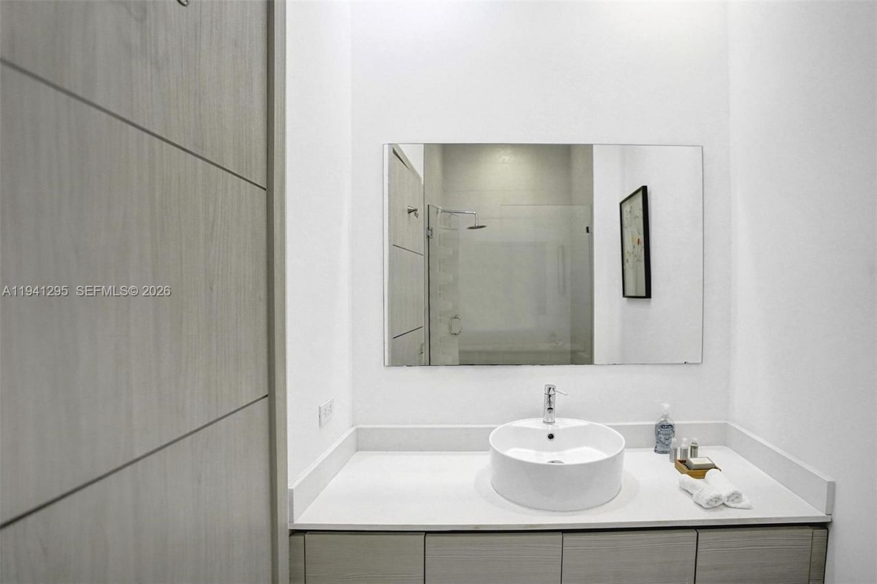 2600 E Hallandale Beach Blvd , Unit T3303, Hallandale Beach, FL 33009 Photo