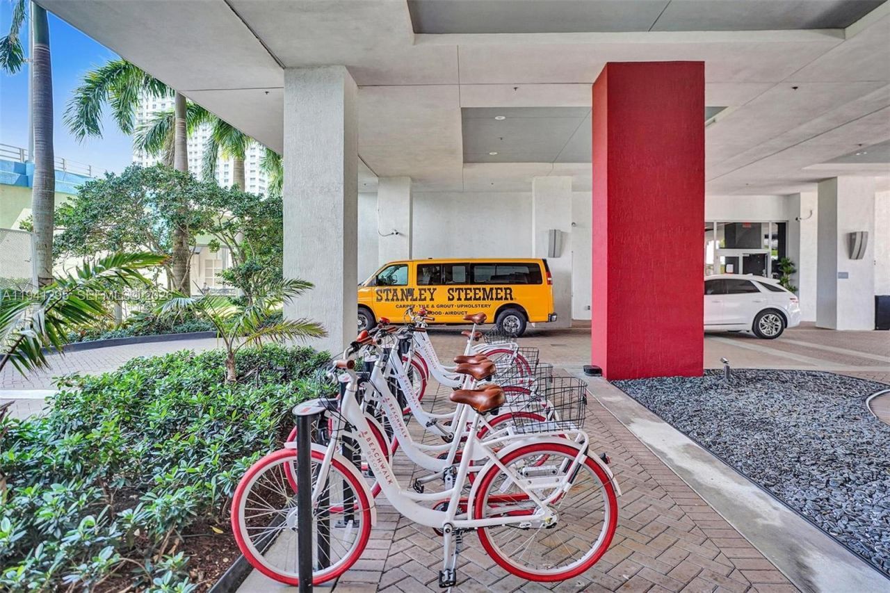 2600 E Hallandale Beach Blvd , Unit T3303, Hallandale Beach, FL 33009 Photo