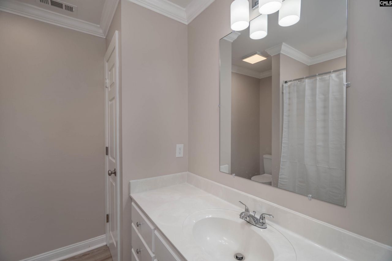 4 Hiland Court Photo 35