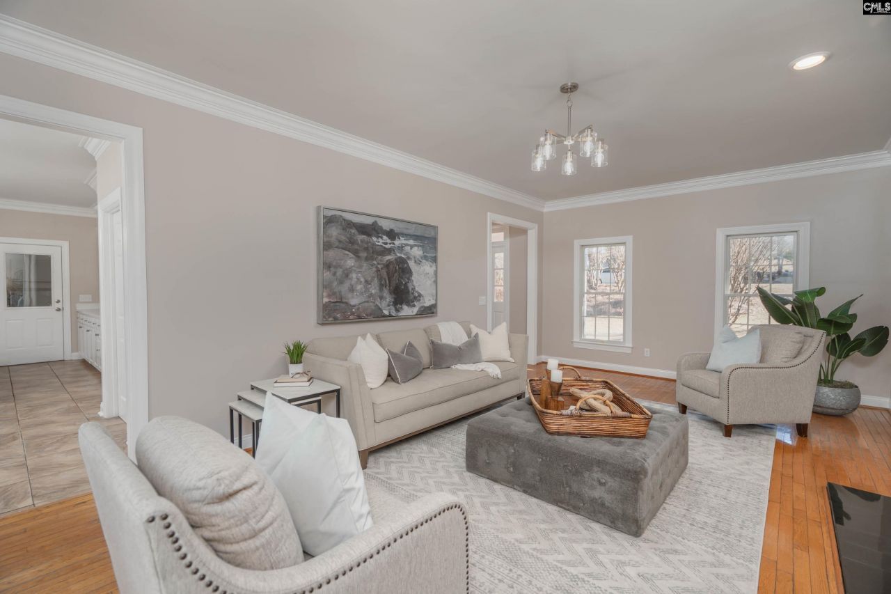 4 Hiland Court Photo 6