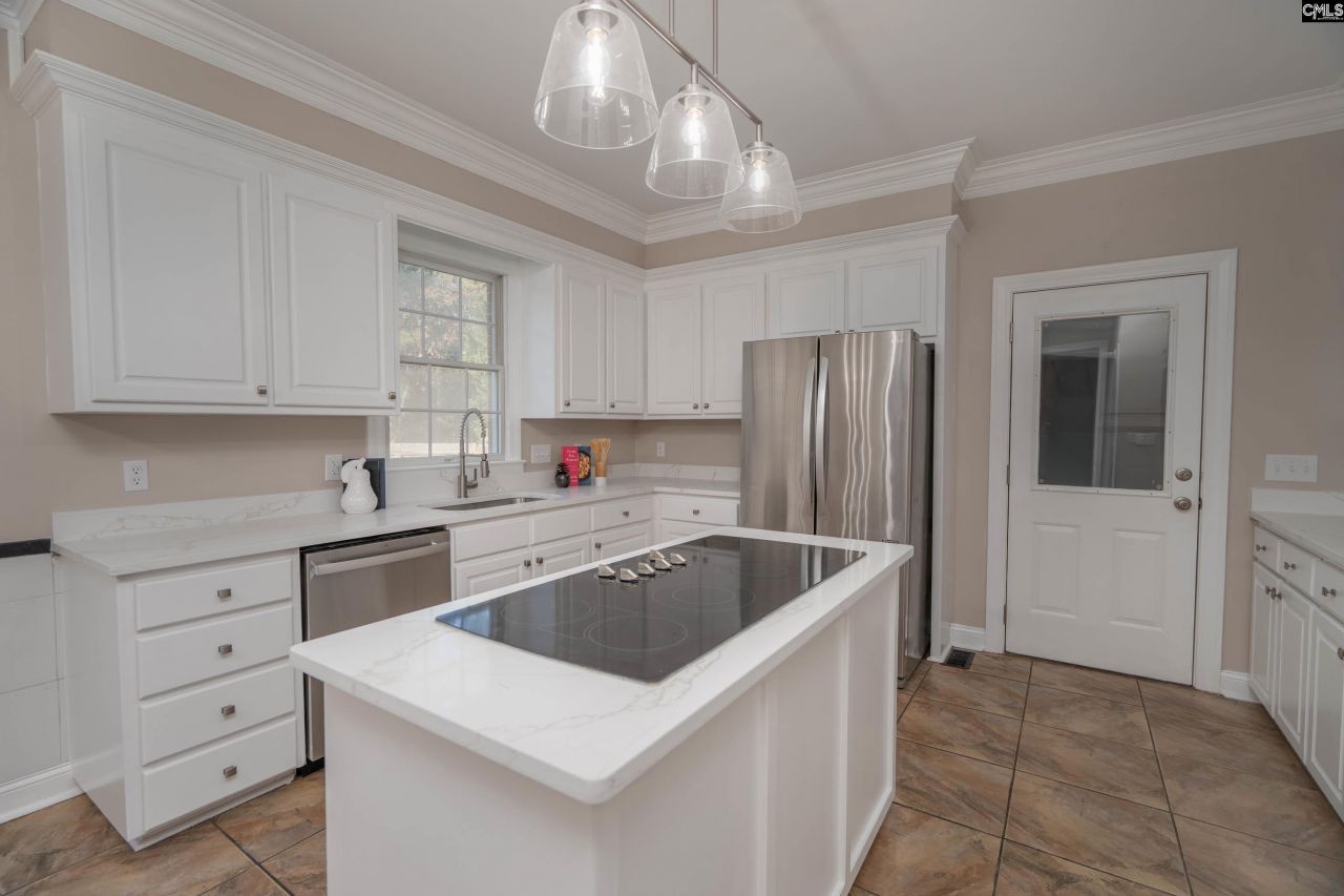 4 Hiland Court Photo 8