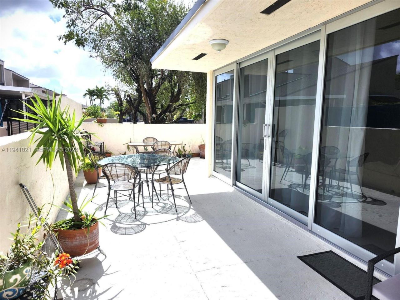 9195 Fontainebleau Blvd, Unit 6, Miami, FL 33172 Photo