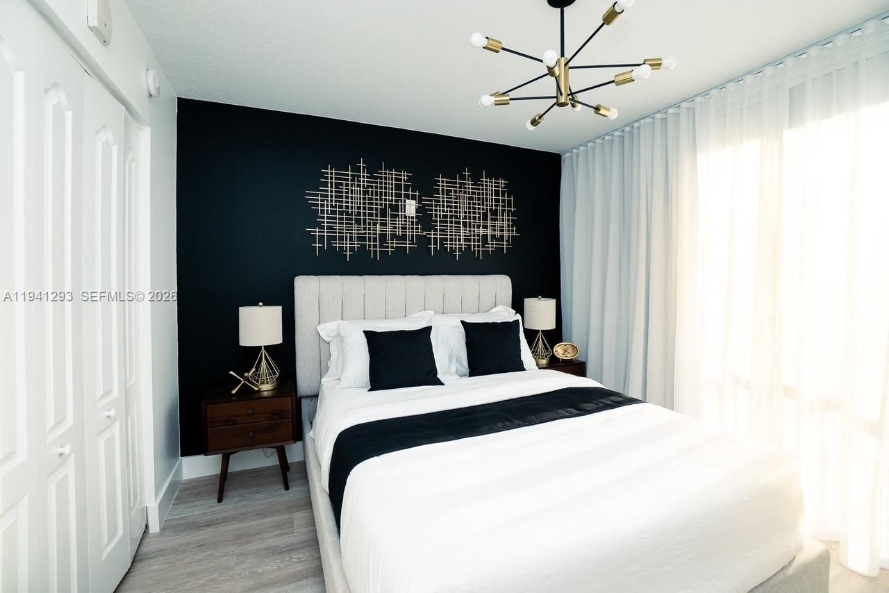 1200 Brickell Bay Dr, Unit 3524, Miami, FL 33131 Photo