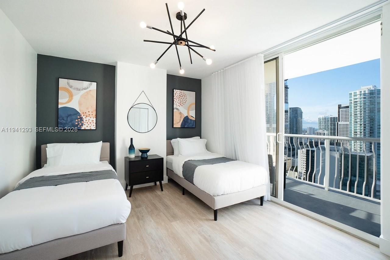 1200 Brickell Bay Dr, Unit 3524, Miami, FL 33131 Photo