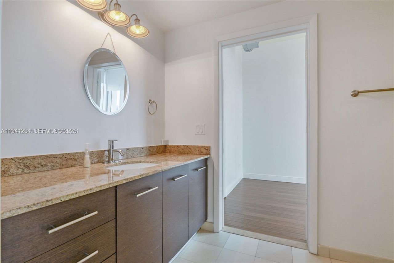 3029 NE 188th St , Unit 505, Aventura, FL 33180 Photo