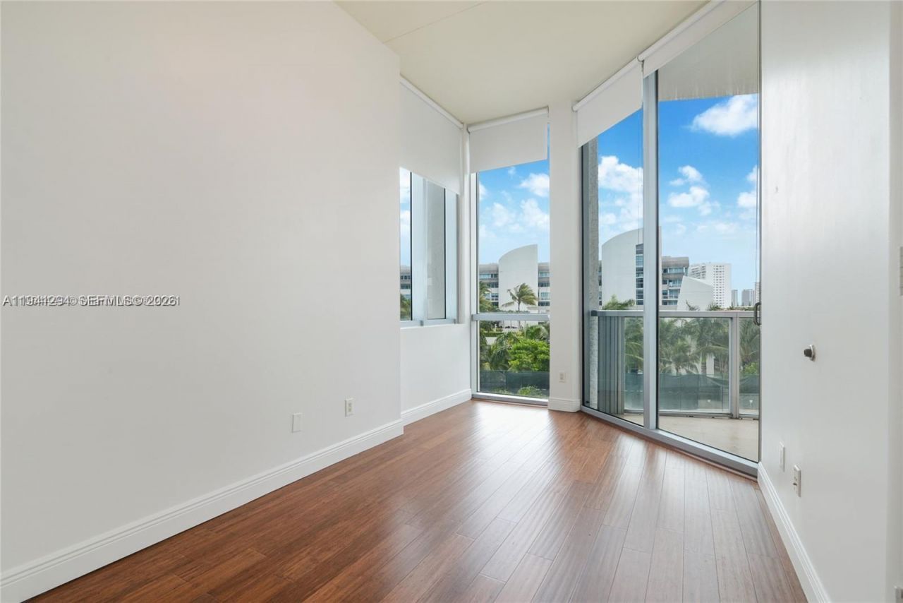 3029 NE 188th St , Unit 505, Aventura, FL 33180 Photo