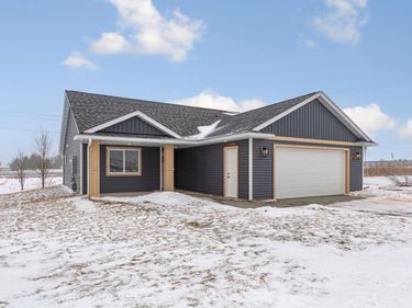 804 2nd St SE, Dodge Center, MN 55927